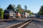 NS 4416 leads 25G west at Cove